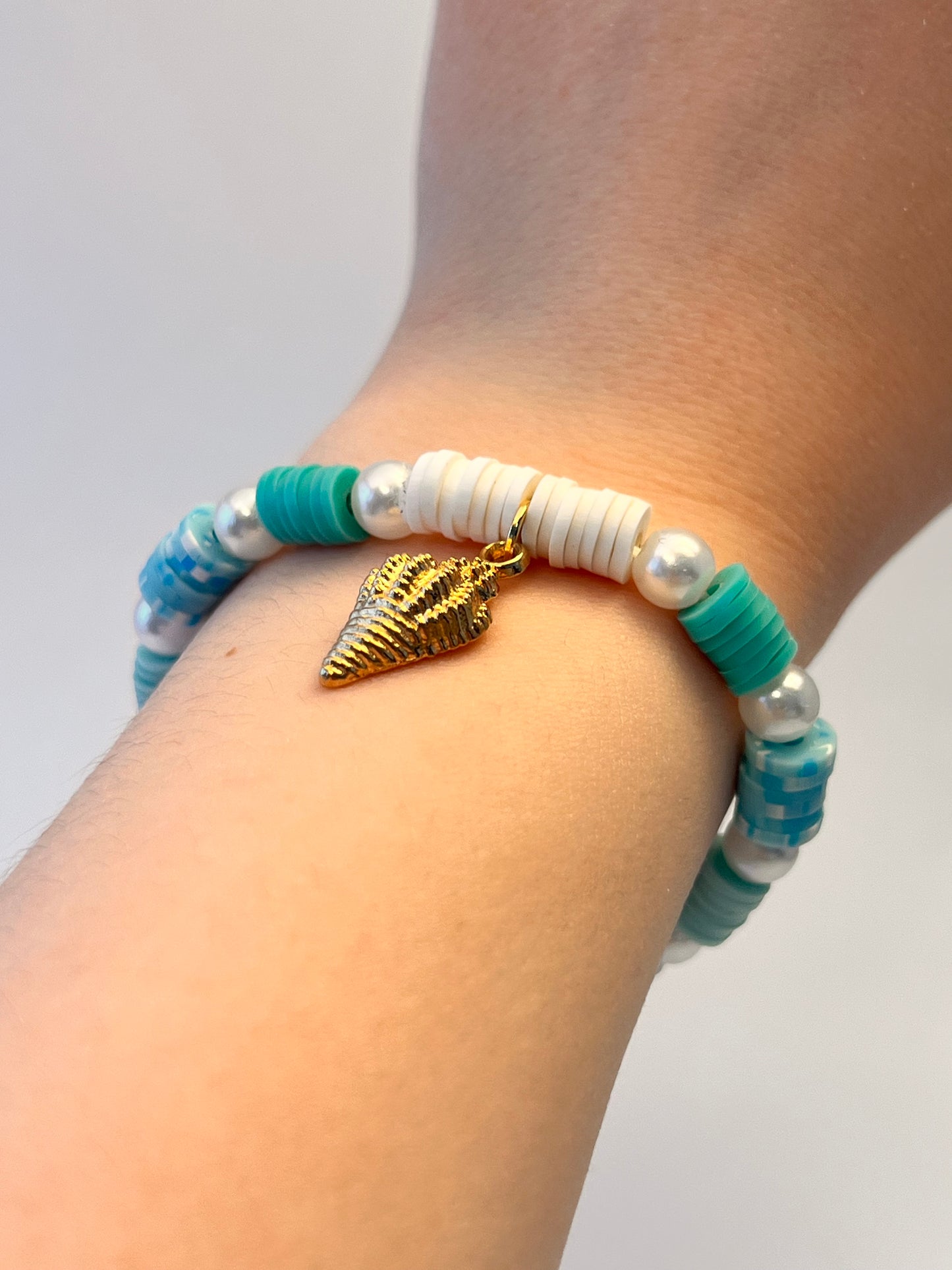 Blått armbånd med skjell💙🩵🐚